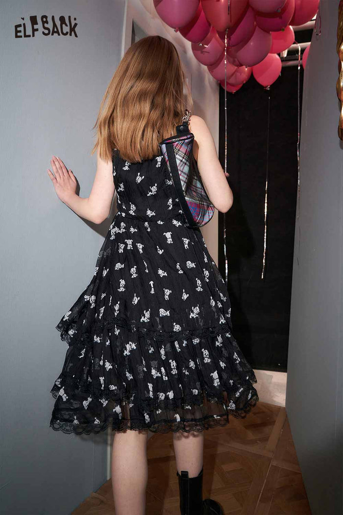 ELFSACK Betty Collaboration All Over Graphic Black Slip Dress