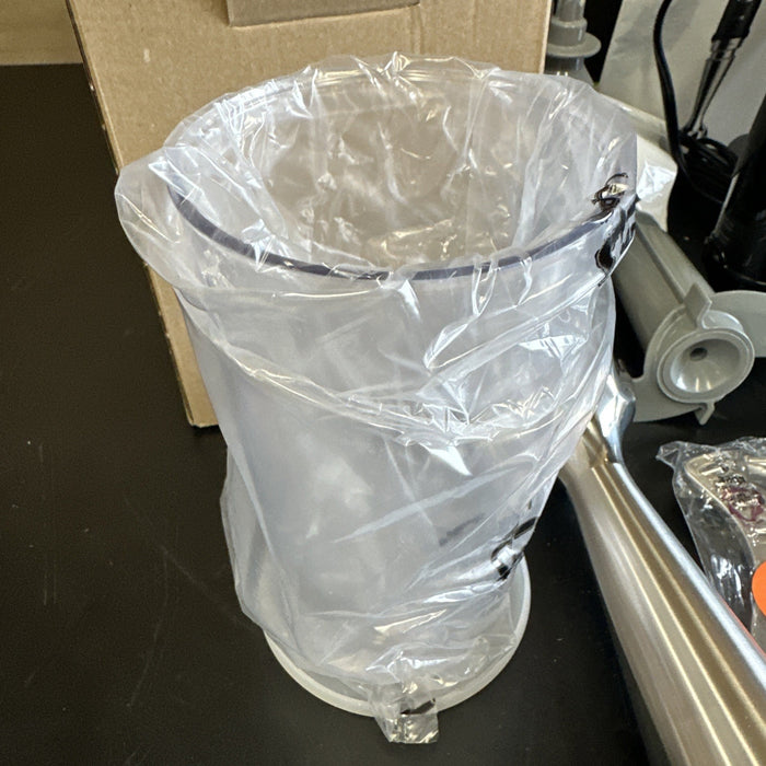 8894001