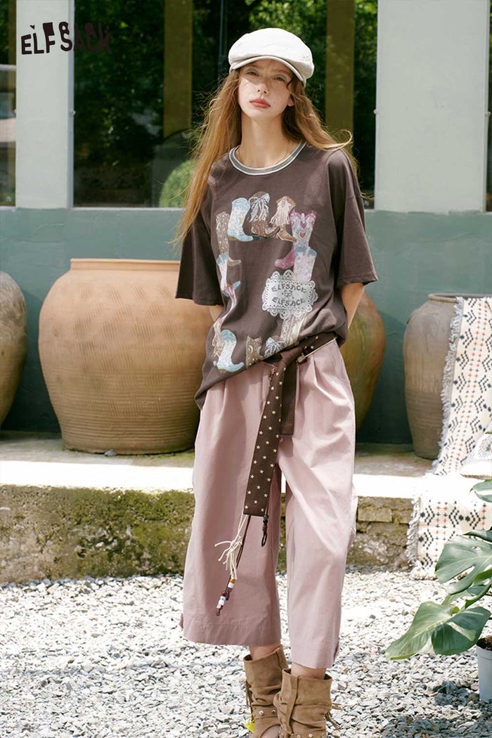 ELFSACK Contrast Neck Cowboy Boot Graphic Tee