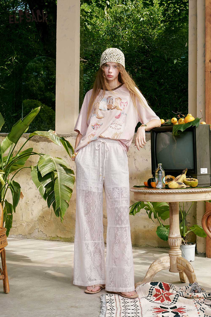 ELFSACK Contrast Neck Cowboy Boot Graphic Tee