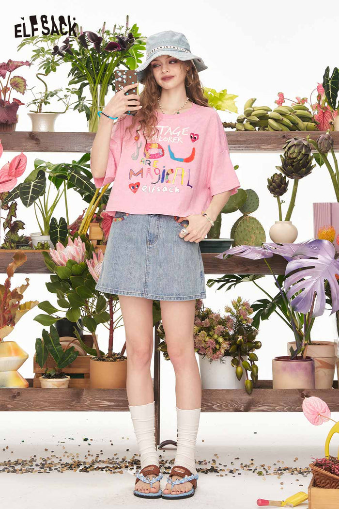 ELFSACK Cute Colorful Letter Print Cropped Tee