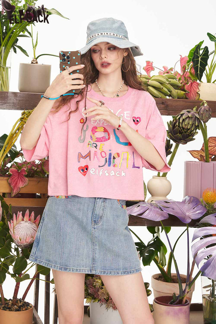 ELFSACK Cute Colorful Letter Print Cropped Tee