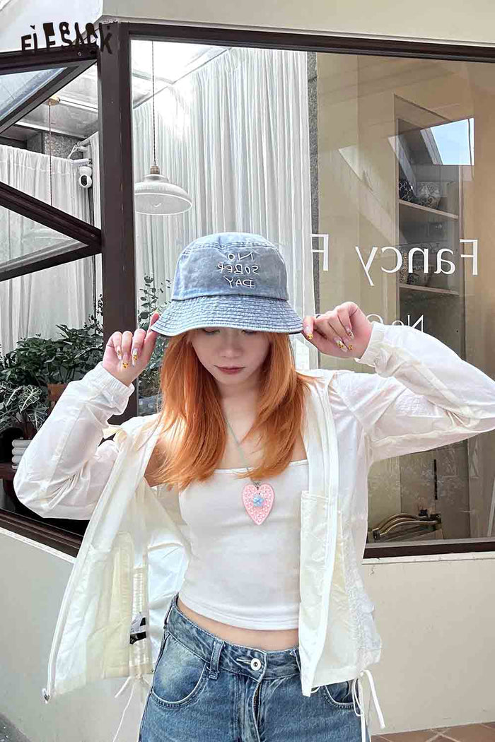 ELFSACK Distressed Denim Letter Embroidery Wide Brim Sun Hat