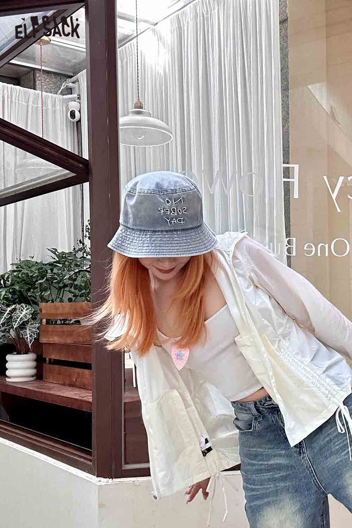 ELFSACK Distressed Denim Letter Embroidery Wide Brim Sun Hat
