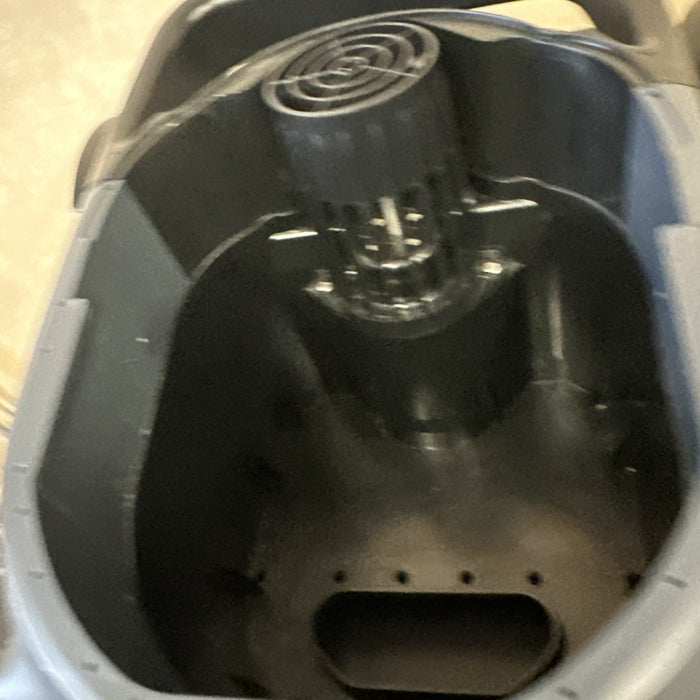 8845498