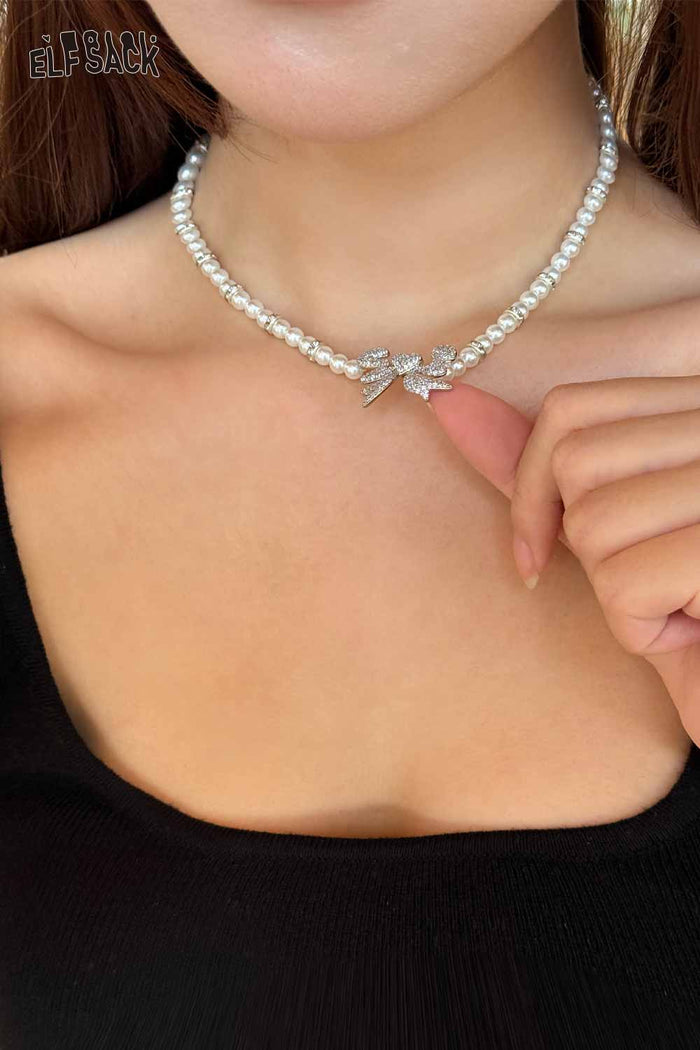 ELFSACK Handcrafted Pearl Necklace Alloy Minimalist Pendant for Layering