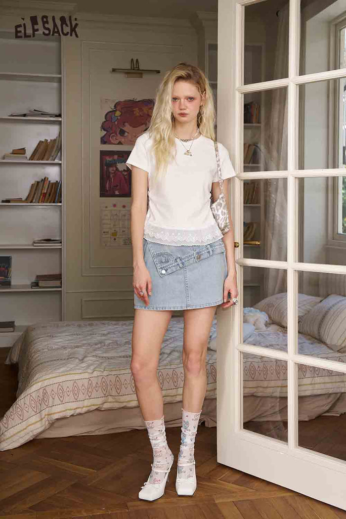 ELFSACK Lace Trim Hem Crew Neck Tee