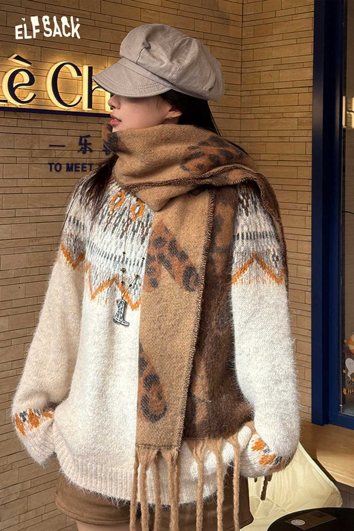 ELFSACK Leopard Heart Graphic Double Sided Fringe Scarf