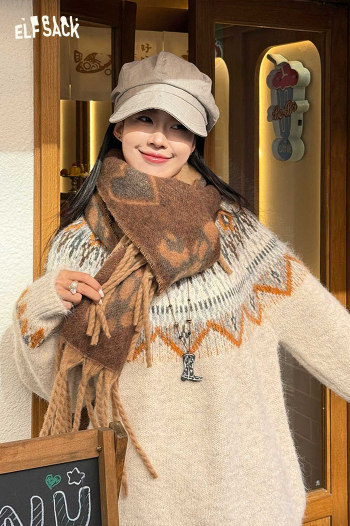 ELFSACK Leopard Heart Graphic Double Sided Fringe Scarf