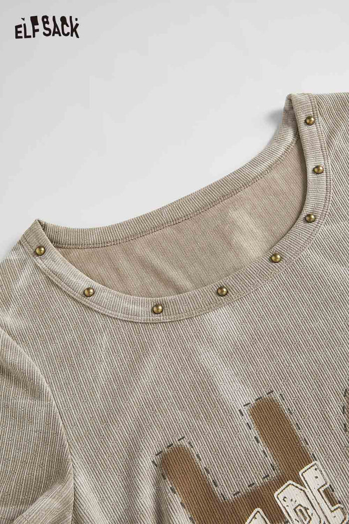 ELFSACK Rivet Trim Letter Print Ribbed Tee