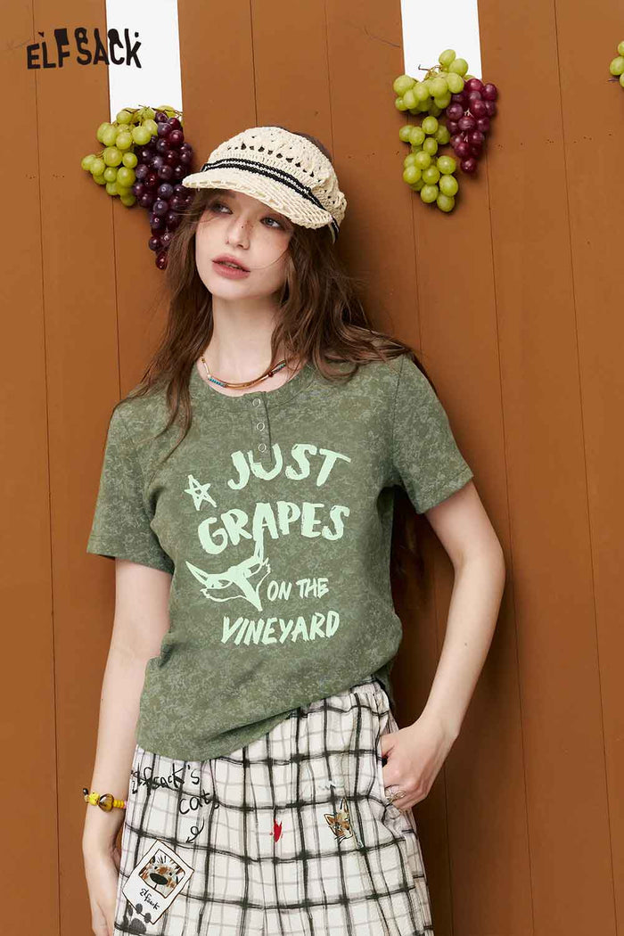 ELFSACK Side Ruched Fox Vineyard Henley Tee