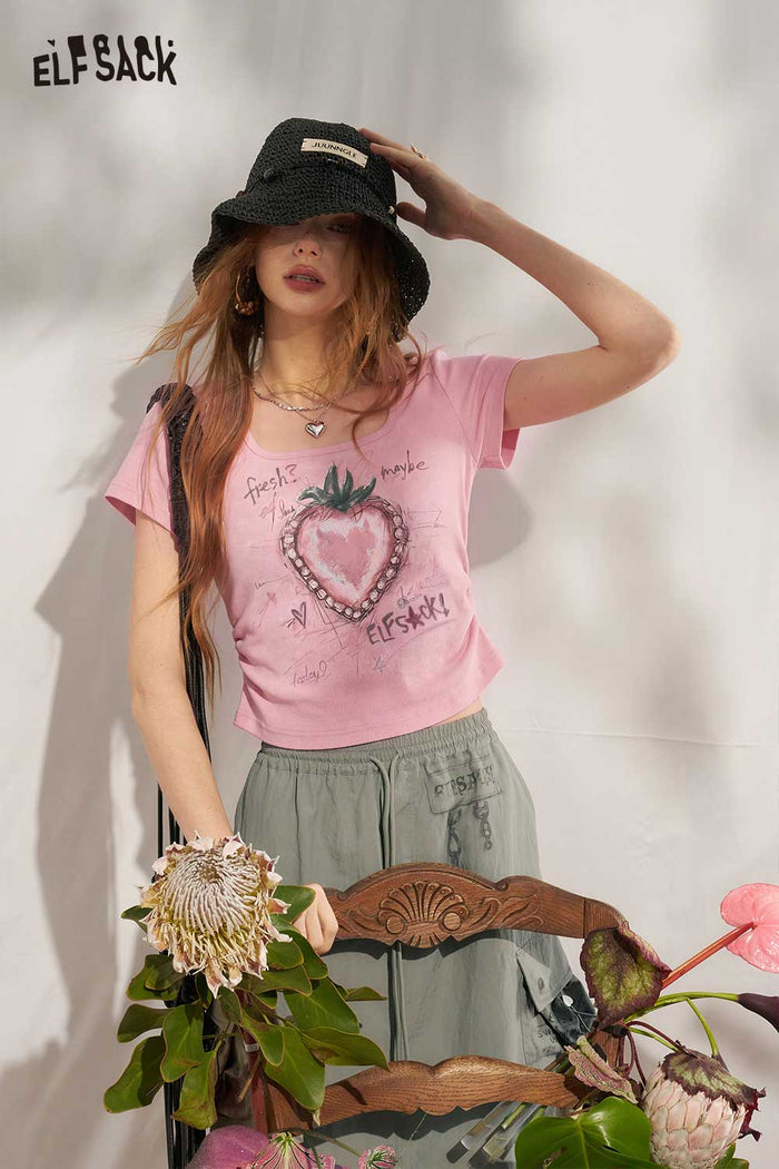 ELFSACK Sketch Strawberry Ruched Crop Tee