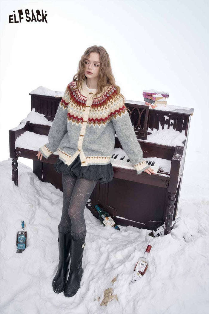 ELFSACK Soft Christmas Party Striped Toggle Round Neck Sweater
