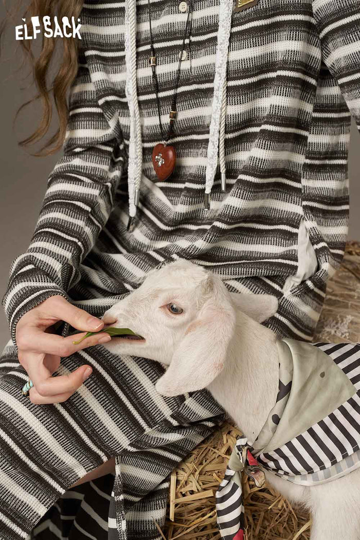 ELFSACK Soft Star Decoration Round Neck Sweatshirt Dress