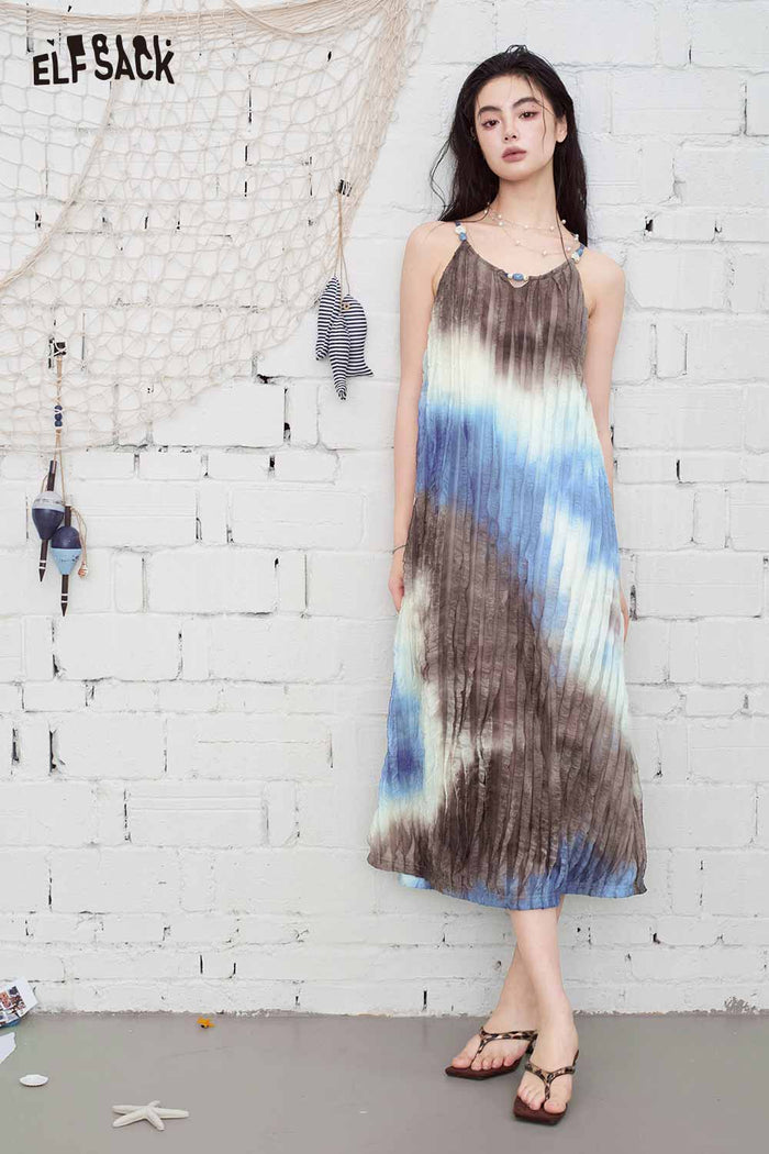 ELFSACK Tie-Dye Pleated Halter Neck Maxi Dress