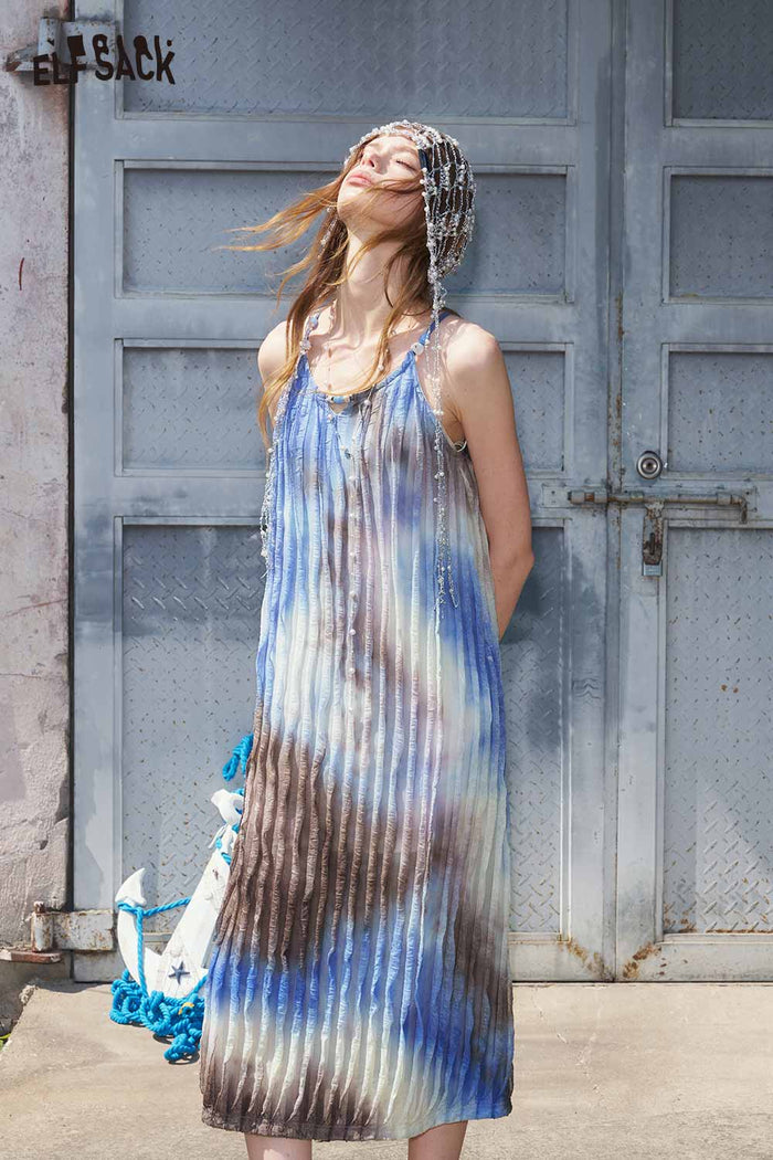ELFSACK Tie-Dye Pleated Halter Neck Maxi Dress